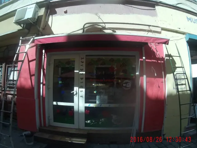 Найкоротшу вулицю Івано-Франківська звільнили від незаконної реклами — фото 1