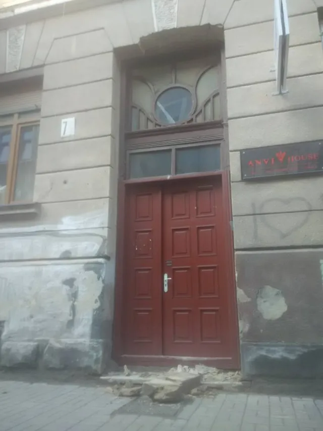 В Ивано-Франковске снова обвалился старинный дом — фото 1