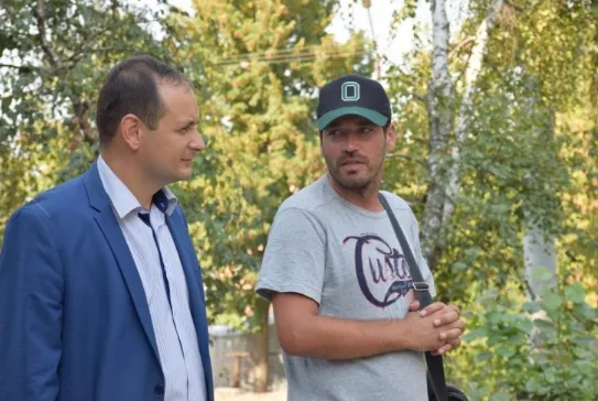 В микрорайоне "БАМ" продолжается комплексное восстановление благоустройства дворов — фото 2