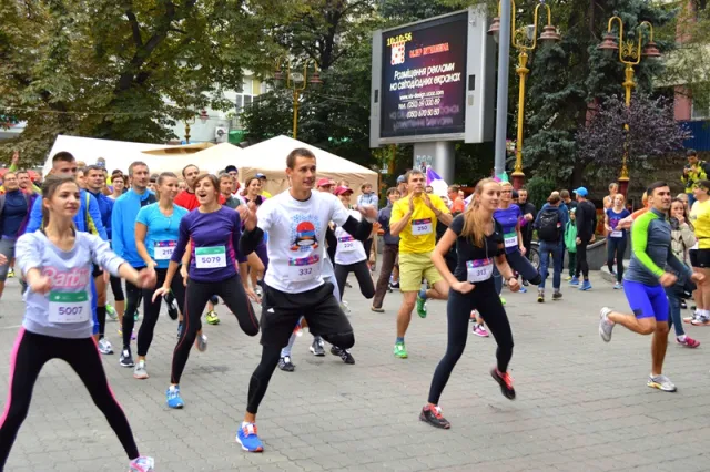 В Ивано-Франковске состоялось самое масштабное спортивное действо этого года - Frankivsk Half Maraton'16 — фото 6