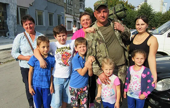 Загін прикарпатських поліцейських повернувся із зони АТО — фото 3
