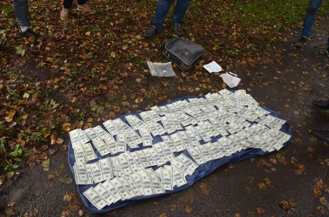 «Просто треба було мене підставити, і я знаю, хто це робить. Всі знають», - держслужбовець, якого затримали на хабарі в 20 тисяч доларів — фото 1