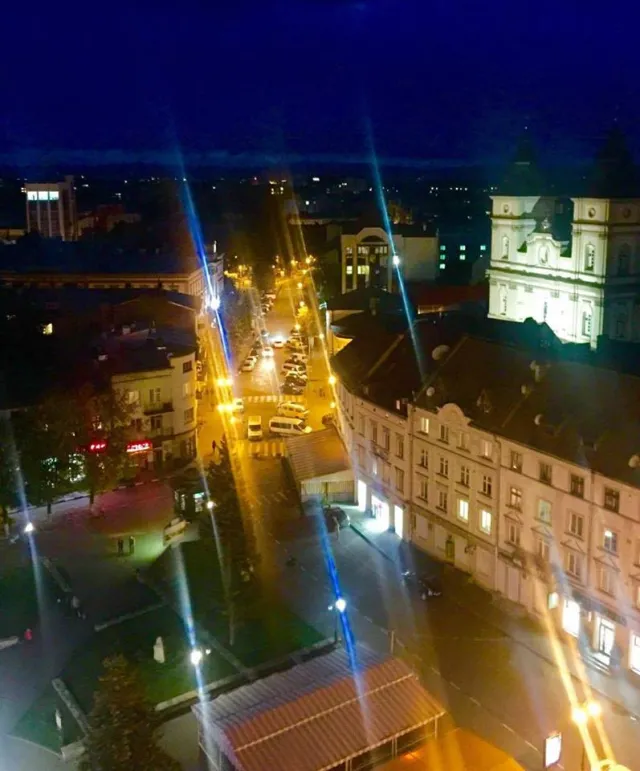 Оглядовий майданчик на Ратуші буде працювати до 20:00 — фото 1