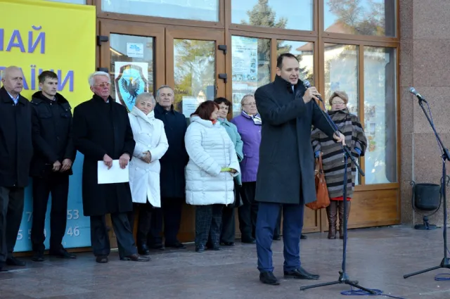 Під ОДА відбувся мітинг проти підвищення тарифів — фото 4