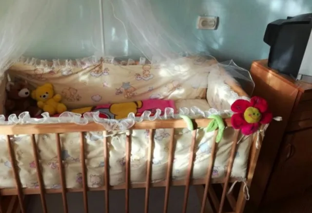 В Франковске горе-мать оставила на два дня одну в квартире 1,5-летнюю дочь, а сама пошла к друзьям. Соцслужбы вернут ребенка женщине — фото 1