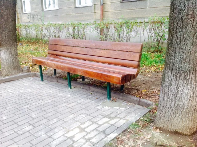 Вулиця Грушевського першою отримала нові лавки — фото 1