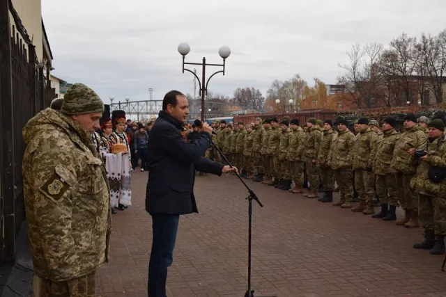 Из зоны АТО в Ивано-Франковск вернулся 8 батальон 10-й отдельной горно-штурмовой бригады ВСУ — фото 4