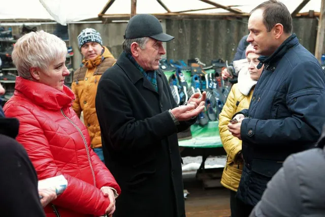 Новые правила движения по новому кольцу на перекрестке Привокзальной и Волчинецкая создают недоразумение на дороге — фото 2