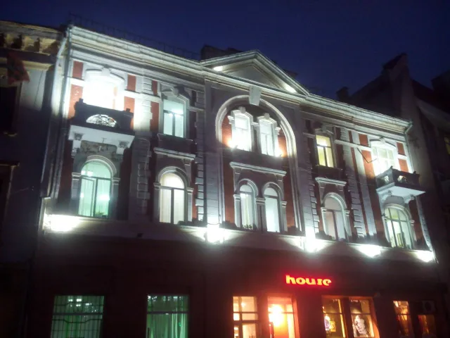 Ще одну пам'ятку архітектури підсвітили в Івано-Франківську на вулиці Незалежності — фото 2