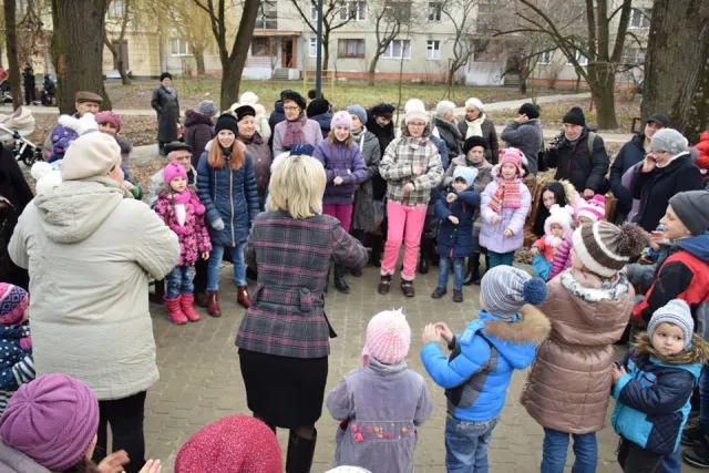 В Ивано-Франковске торжественно открыли еще один сквер. Благоустройство обновленного сквера "Княгинин" на этом не заканчивается — фото 3