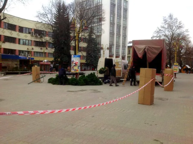 Завтра в Ивано-Франковске на главной красавицы города установят 3D-иллюминацию — фото 9
