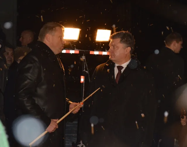 Вчера Ивано-Франковск посетил Петр Порошенко. Он оценил качество ремонтных работ дорог государственного значения в области — фото 12