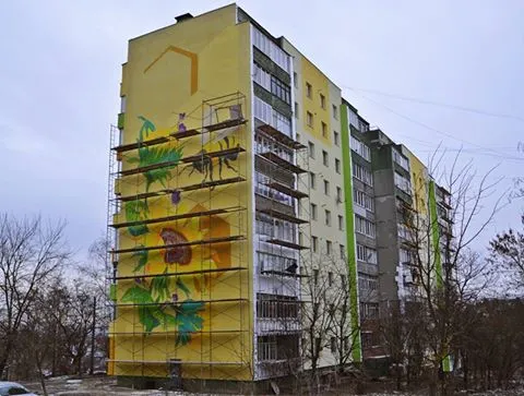 "Изюминка" Пасечной: многоэтажку на улице Галицкой украшают муралом — фото 4