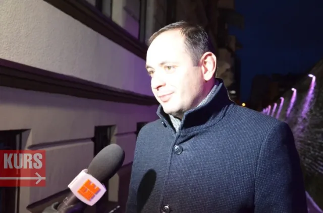 Провулок Фортечний біля "Бастіону" тепер освітлюють кольорові прожектори — фото 6
