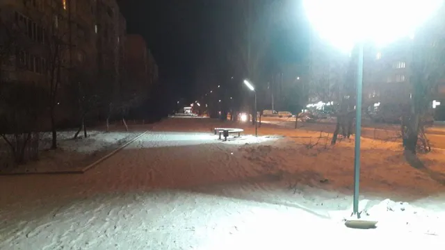 В Ивано-Франковске подсветили прогулочную зону и территорию одной школы — фото 1