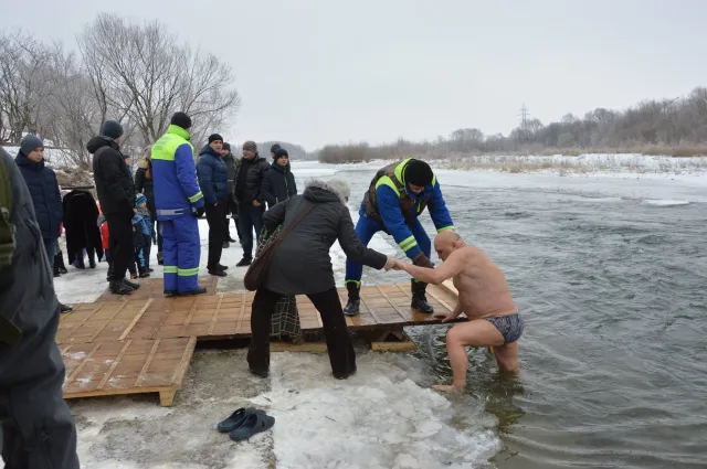 Как в Ивано-Франковске проходило освящение иорданской воды — фото 11