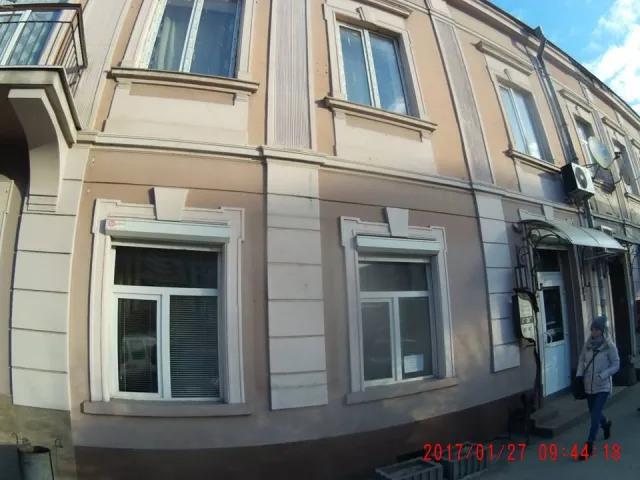 Демонтаж незаконной рекламы и вывесок в Франковске: освободили еще два здания — фото 2