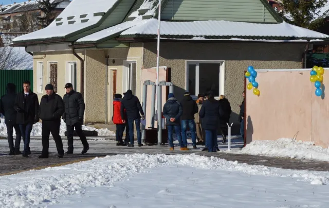 Візит Порошенка на Івано-Франківщину завершився врученням ключів від 4-х пожежних машин та відкриттям лікарень. Як це було. — фото 6