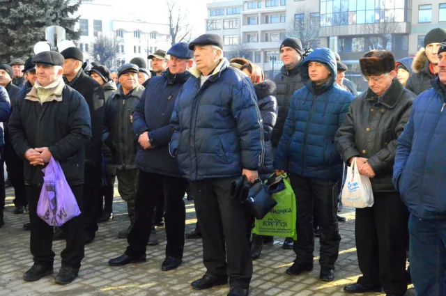 Як сьогодні біля Івано-Франківської ОДА пікетували проти тарифів — фото 3