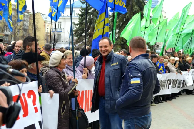 В Ивано-Франковске выступили против режима олигархов, повышенных тарифов и репрессий — фото 2