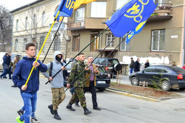В Ивано-Франковске выступили против режима олигархов, повышенных тарифов и репрессий — фото 15