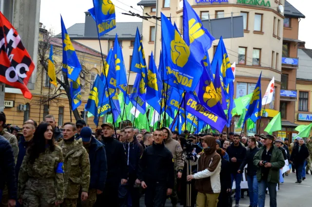 В Ивано-Франковске выступили против режима олигархов, повышенных тарифов и репрессий — фото 16