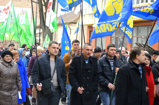 В Ивано-Франковске выступили против режима олигархов, повышенных тарифов и репрессий — фото 18