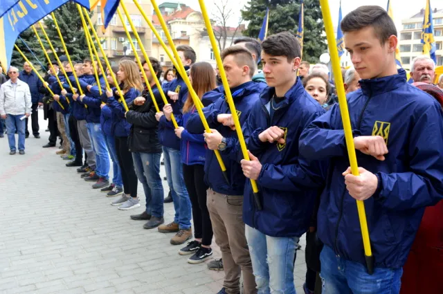 В Ивано-Франковске выступили против режима олигархов, повышенных тарифов и репрессий — фото 4