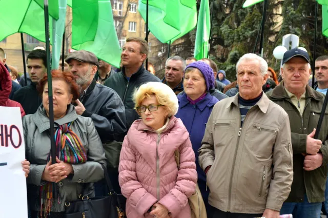 В Ивано-Франковске выступили против режима олигархов, повышенных тарифов и репрессий — фото 8