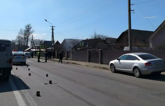 У Крихівцях п'яна жінка на великій швидкості збила трьох людей та втекла. Нові подробиці аварії — фото 3