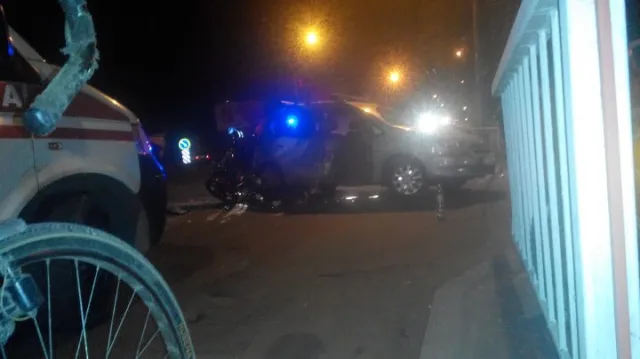 Дві жахливі аварії у Франківську: за мостом на вулиці Галицькій потрійне зіткнення, а на перехресті вулиць Незалежності - Хриплинська - Й.Сліпого смертельна аварія. Постраждалі у важкому стані — фото 10