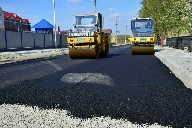 В Ивано-Франковске завершается капитальный ремонт одной из важных улиц города, а другая получила новую разметку — фото 1