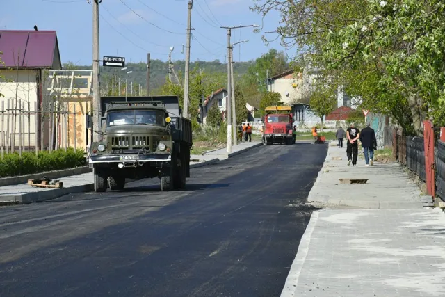 В Ивано-Франковске завершается капитальный ремонт одной из важных улиц города, а другая получила новую разметку — фото 3