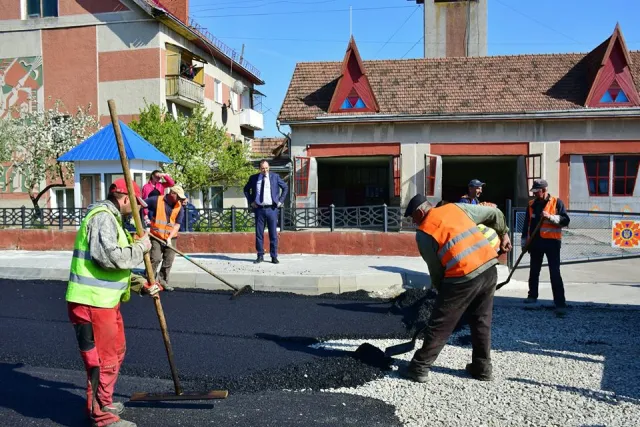 В Ивано-Франковске завершается капитальный ремонт одной из важных улиц города, а другая получила новую разметку — фото 5