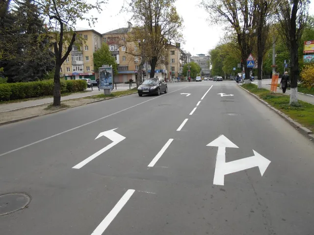 В Ивано-Франковске завершается капитальный ремонт одной из важных улиц города, а другая получила новую разметку — фото 6