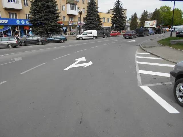 В Ивано-Франковске завершается капитальный ремонт одной из важных улиц города, а другая получила новую разметку — фото 7