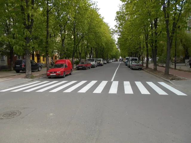 В Ивано-Франковске завершается капитальный ремонт одной из важных улиц города, а другая получила новую разметку — фото 9