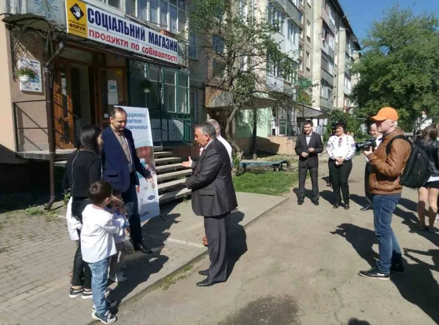 В Франковске появился еще один социальный магазин, где можно приобрести продукты по существенной скидкой — фото 2