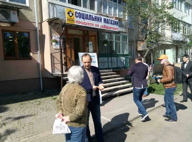В Франковске появился еще один социальный магазин, где можно приобрести продукты по существенной скидкой — фото 3
