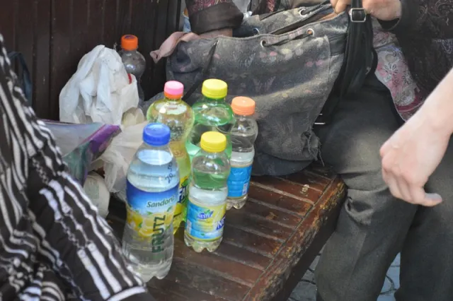 Франковчанка пыталась подкупить патрульного литрою разбавленного спирта, чтобы тот не составлял на нее протокол — фото 1