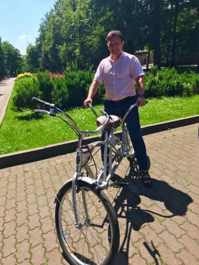В Ивано-Франковске в городском парке впервые ввели муниципальный прокат велосипедов — фото 2
