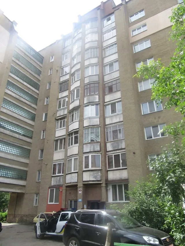 На Троллейбусной в собственной квартире убили молодого человека — фото 1