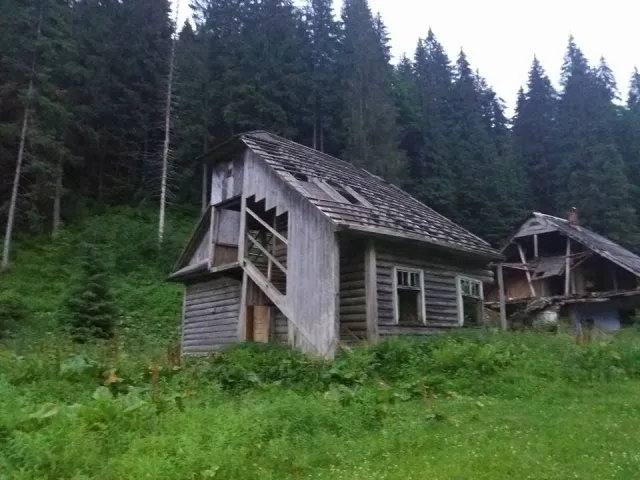 В объективе франковчанина оказалось село-призрак — фото 1