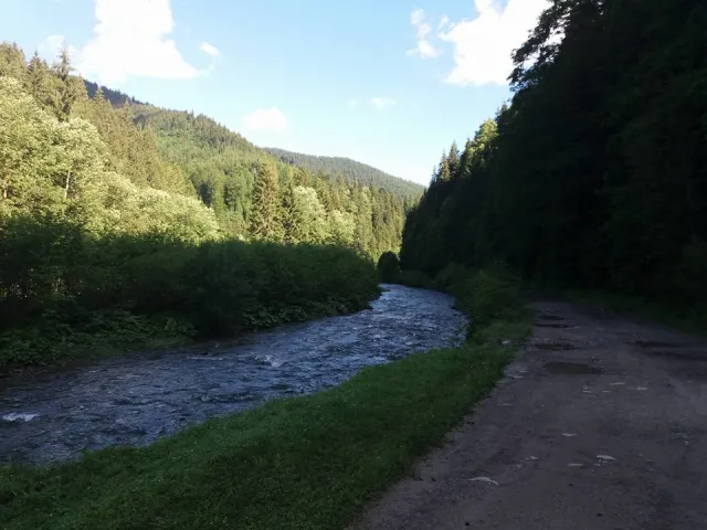 В объективе франковчанина оказалось село-призрак — фото 2