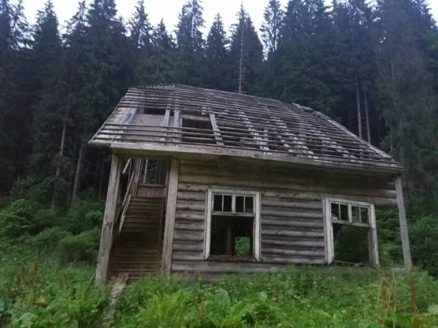 В объективе франковчанина оказалось село-призрак — фото 3