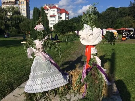 В Ивано-Франковске с песнями и танцами праздновали Ивана Купала — фото 1