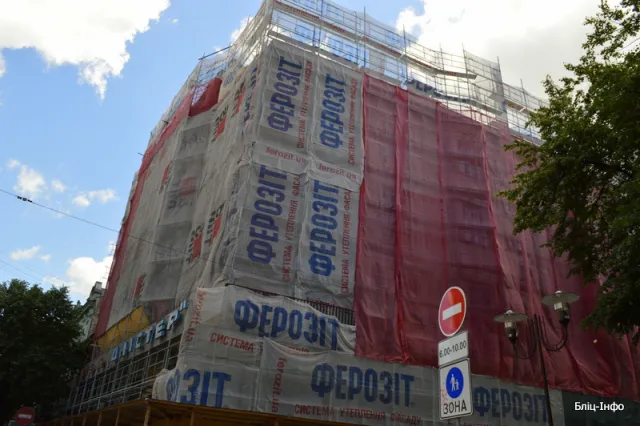 В Ивано-Франковске реставрируют отель "Днестр". Горожан встревожила возможна достройка этажей в отеле — фото 3